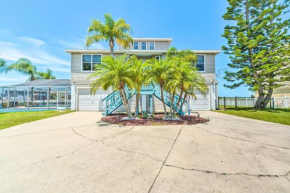 2 Mi to Ocean Home with Pool in Hernando Beach!